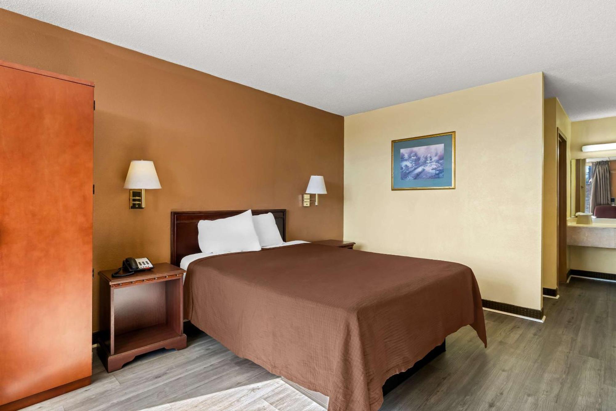 Rodeway Inn Monroe Buitenkant foto