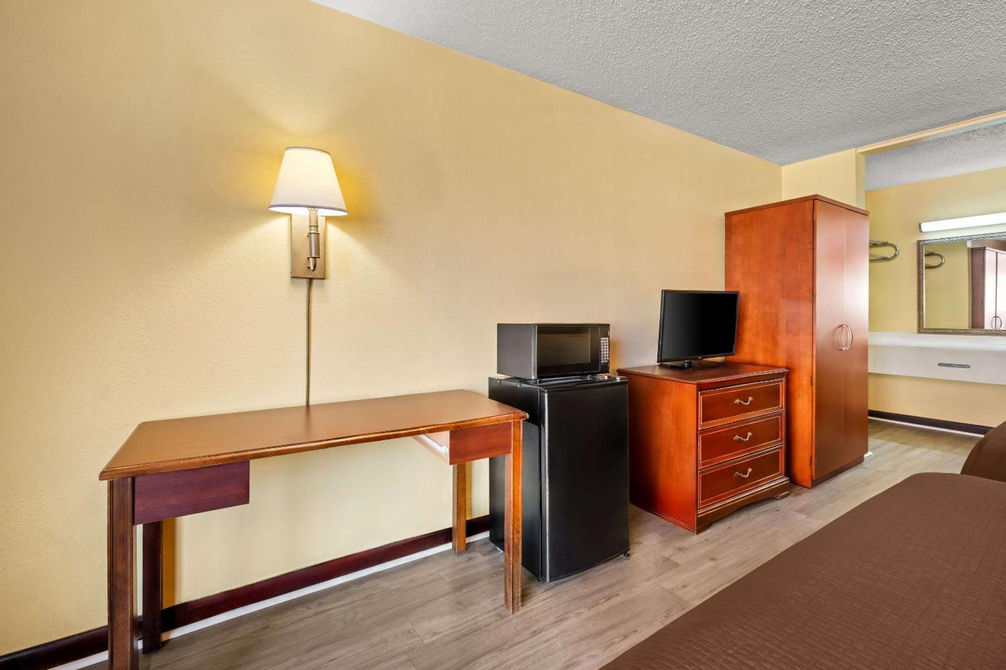 Rodeway Inn Monroe Buitenkant foto