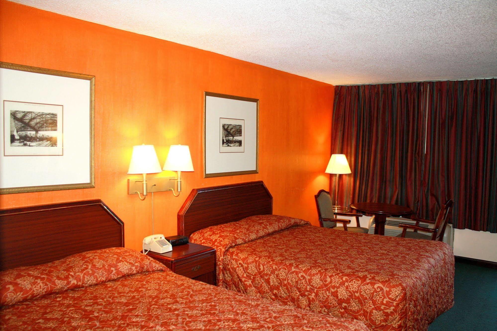 Rodeway Inn Monroe Buitenkant foto