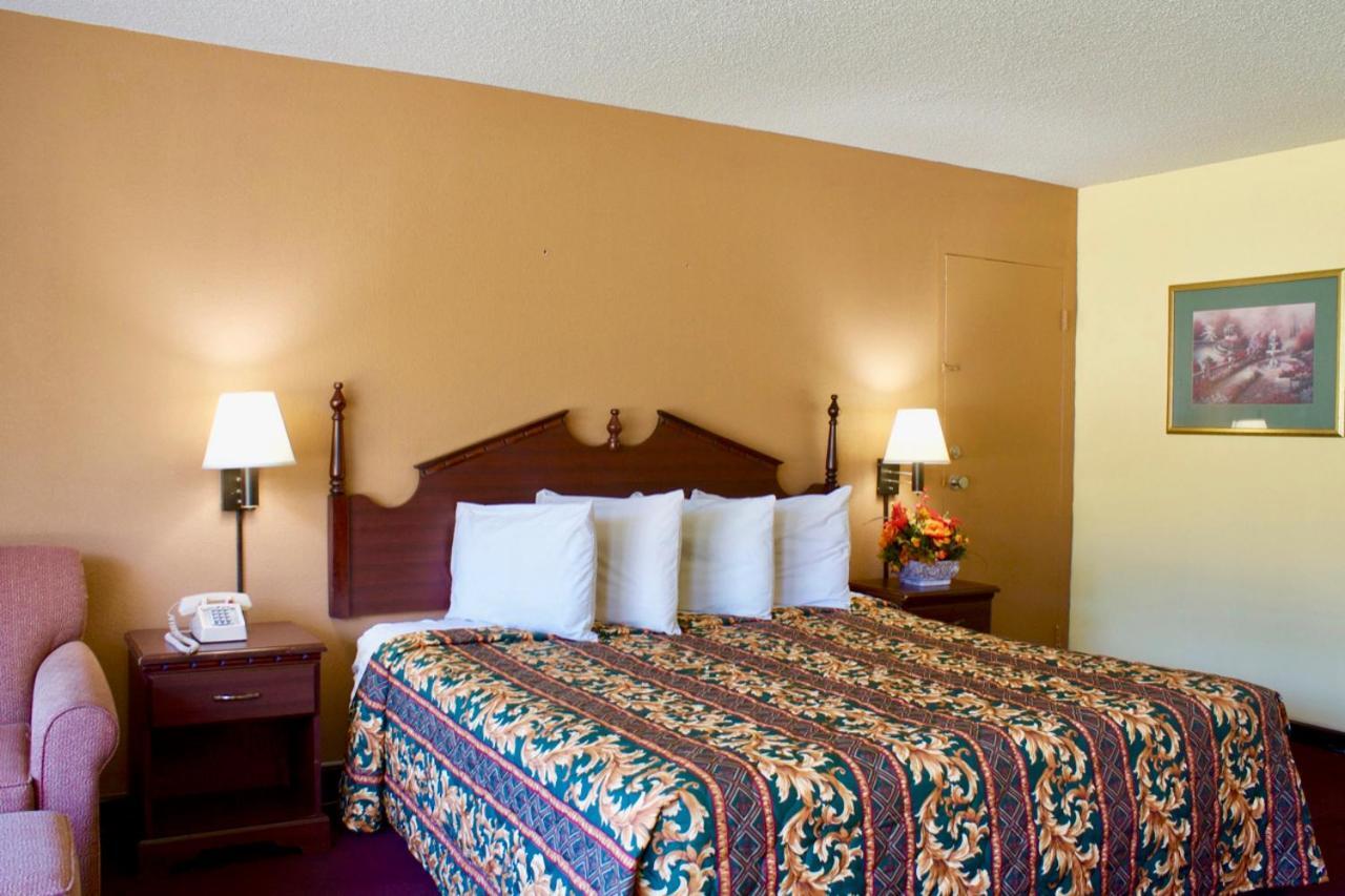 Rodeway Inn Monroe Buitenkant foto
